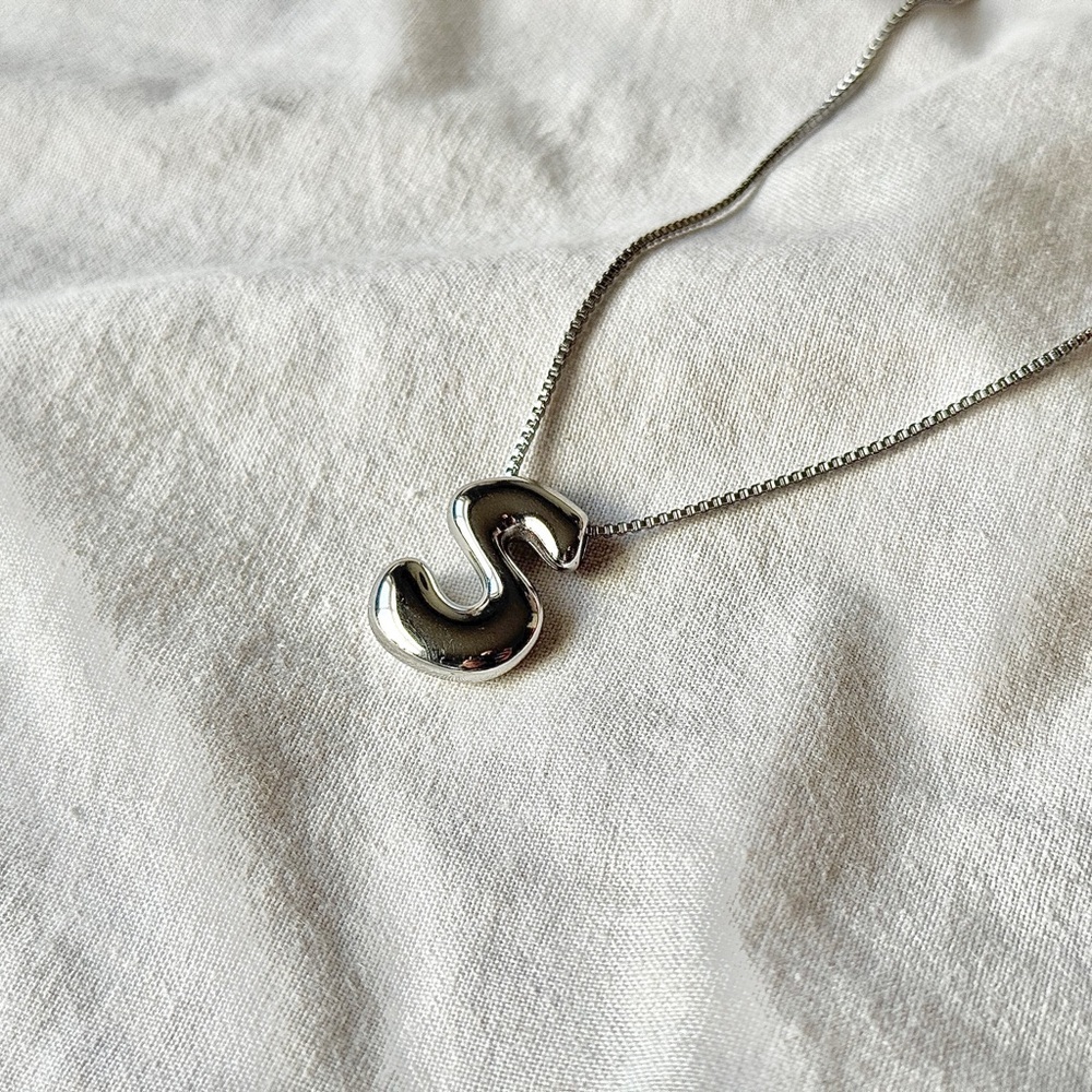 ✨ Chunky Silver Bubble Letter Initial Necklace ✨ leather S - Picture 3 of 6